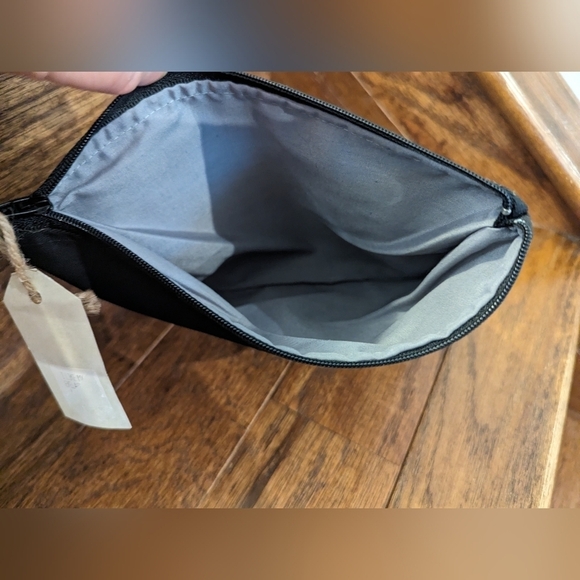 Makeup bag, black eyelashes black heart - Picture 3 of 4